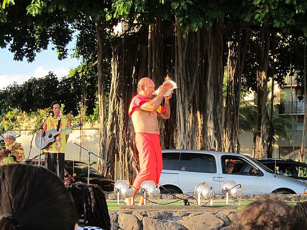 120621 Kuhio Beach Hula Show (5)