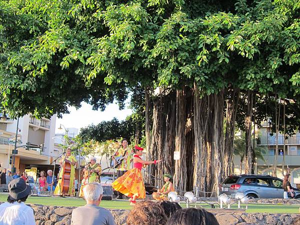 120621 Kuhio Beach Hula Show (7)