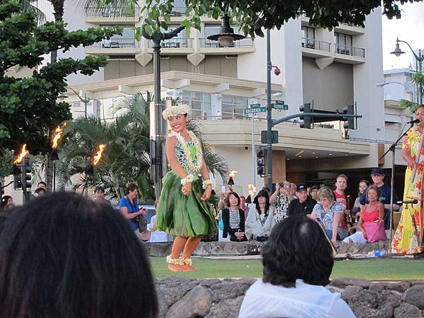 120621 Kuhio Beach Hula Show (17)