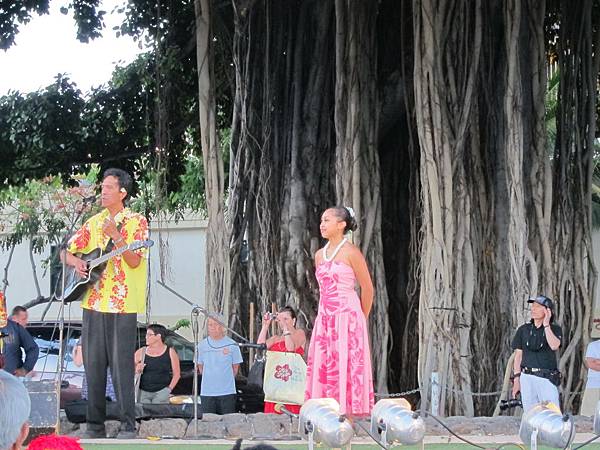 120621 Kuhio Beach Hula Show (19)