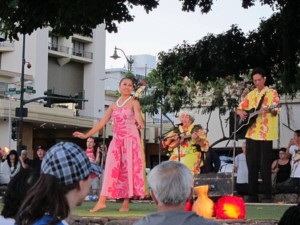 120621 Kuhio Beach Hula Show (22)