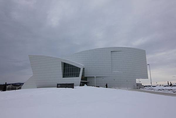 130307 UAF Museum of the North by Ben