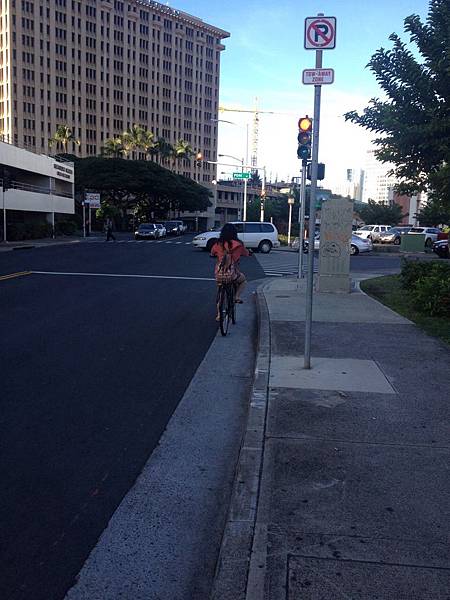 131205-1 Running at Waikiki (8)