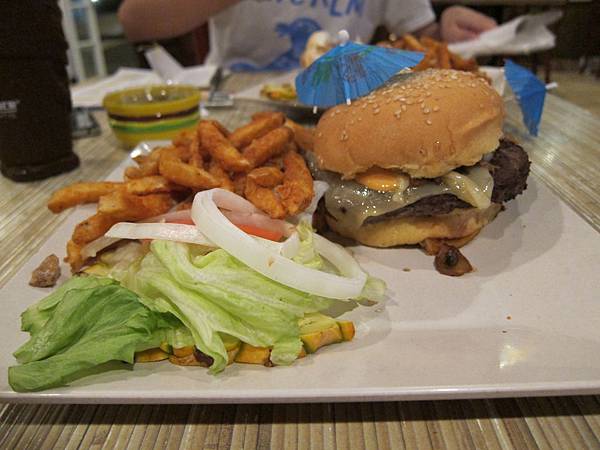 131205 Cheese Burger Waikiki (12)