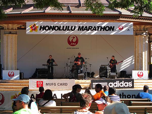 131208-1 Honolulu Marathon (10)