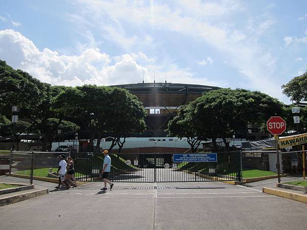 131214-1 Aloha Stadium Swap Meet (4)