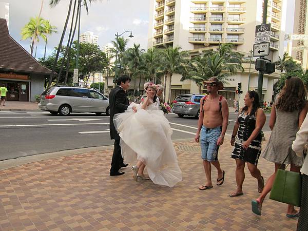 131214-3 Kalakaua Ave (4) 131214-3 Kalakaua Ave (4)