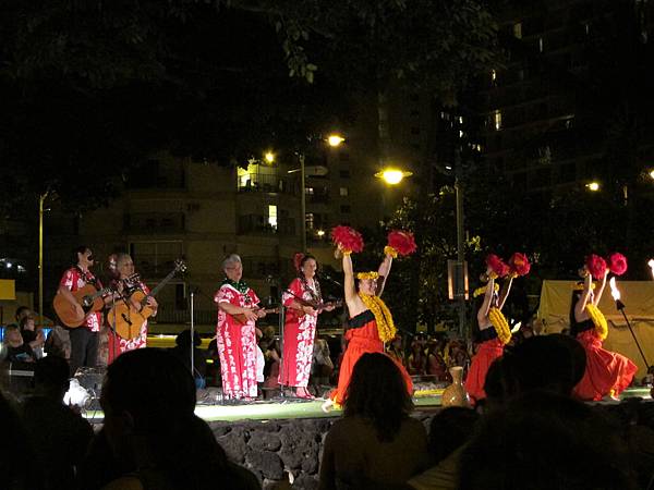 131214-5 Kuhio Beach Park Hula Show (4)