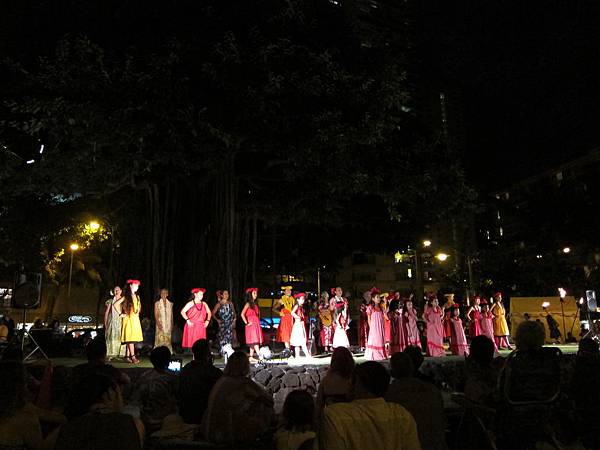 131214-5 Kuhio Beach Park Hula Show (6)