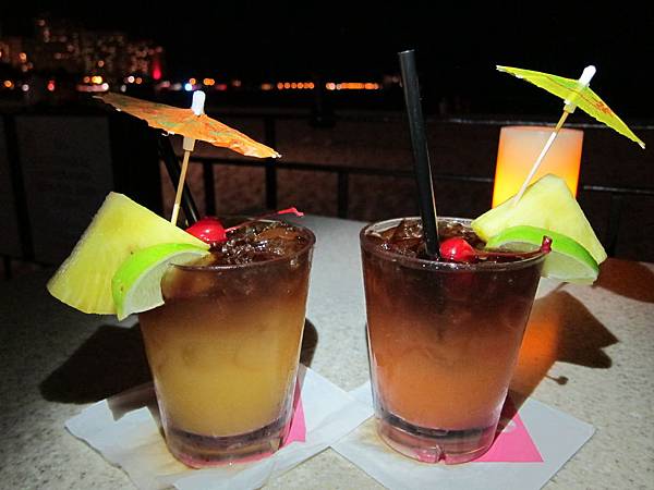 131214-7 Mai Tai Bar (7) 131214-7 Mai Tai Bar (7)