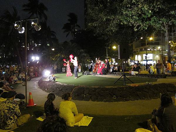 150326-4 Kuhio Beach Hula Show (2)