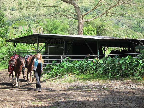 150401-1 Horseback Adventure＠Waipi'o on Horseback (16)