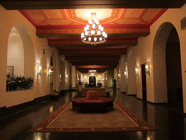 150327-5 Royal Hawaiian Hotel (3) 150327-5 Royal Hawaiian Hotel (3)