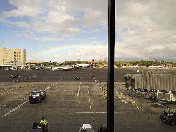 150330-1 Rainbow @ Honolulu Airport (2)