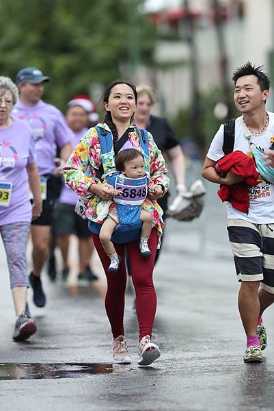 181208-1 Kalakaua Merrie Mile by Allsports (2).jpg