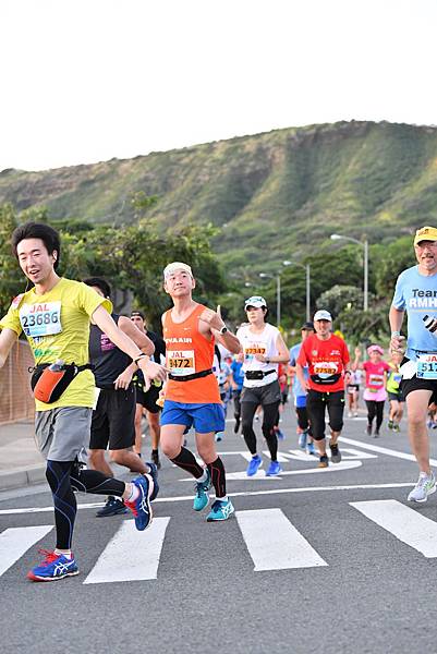 181209-1 Honolulu Marathon by Allsports (2).jpg