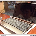 Acer Aspire One金燦棕螢幕和鍵盤