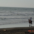 在海邊騎馬