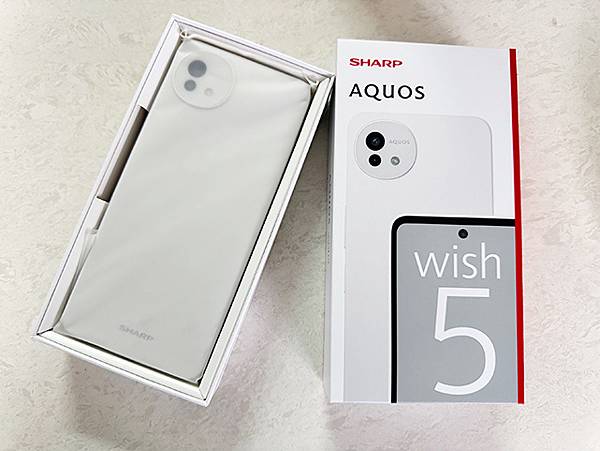 【開箱】SHARP AQUOS wish5~~讓我安心出門的
