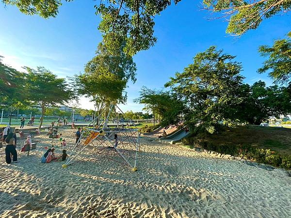 LINE_ALBUM_2023.05.21小港森林公園_230522_2 LINE_ALBUM_2023.05.21小港森林公園_230522_2