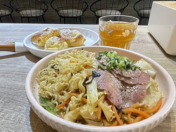 1020 J大叔牛舌炒泡麵