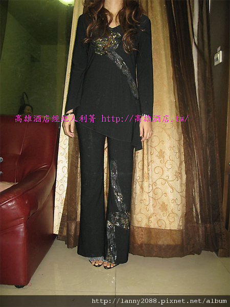穿這衣服去便服店上班，可以，但是只有業幹會這麼穿...