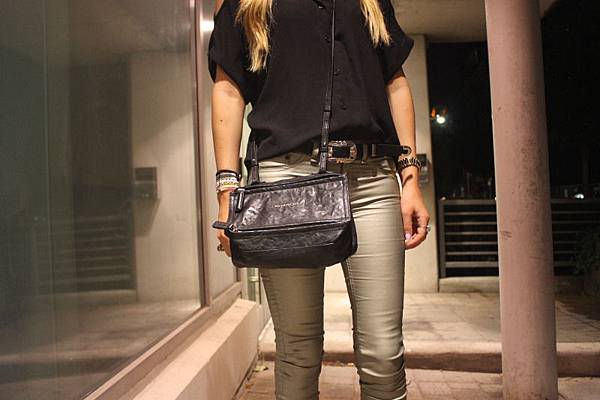 givenchy-black-mini-pandora-washed-leather-shoulder-bag4