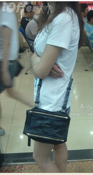 givenchy-black-mini-pandora-washed-leather-shoulder-bag2