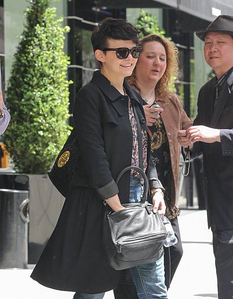 Ginnifer-Goodwin-Givenchy-Pandora