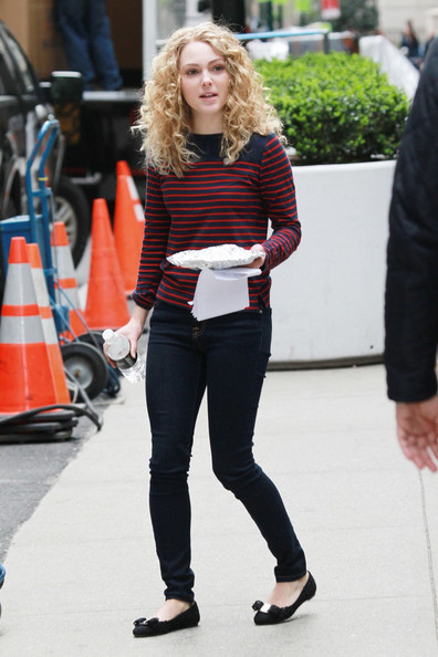 annasophia-robb-and-salvatore-ferragamo-varina-flats