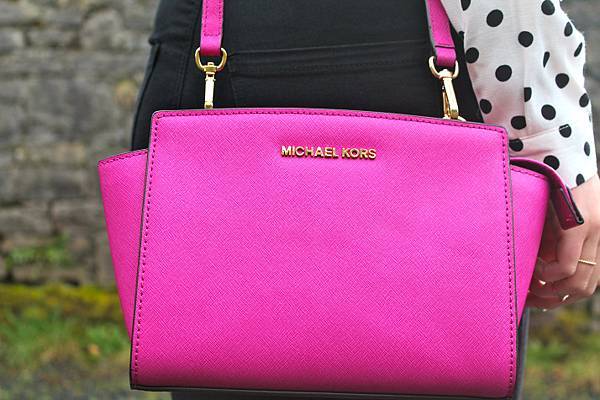 Michael Kors Medium Selma Messenger 5-9