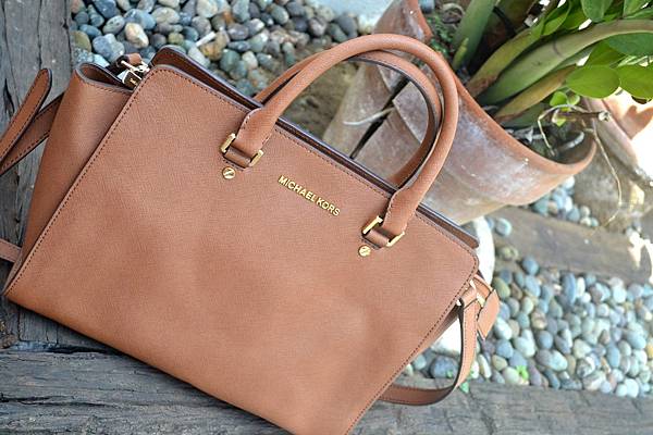 michael kors selma medium12