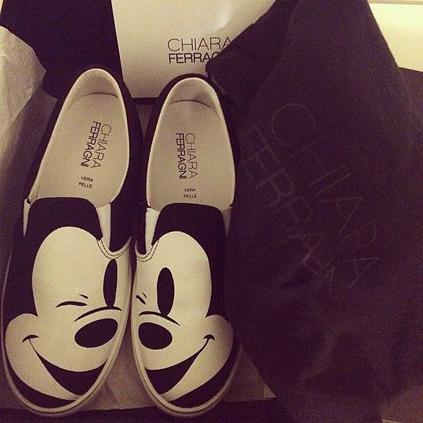 Chiara Ferragni mickey mouse sneakers6