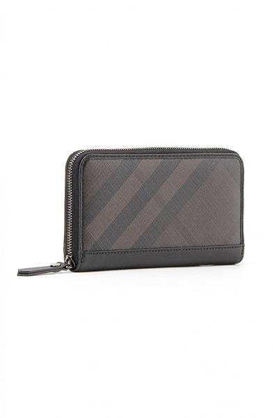 Burberry zip wallet14