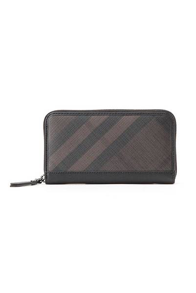 Burberry zip wallet12