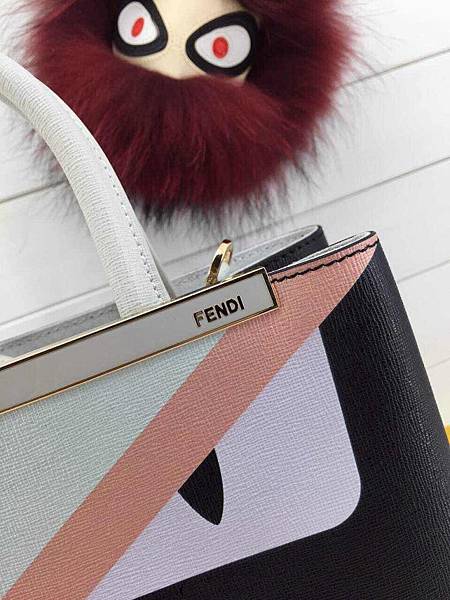 Fendi medium tote18