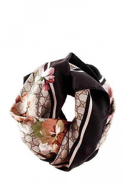 GUCCI floral silk scarf8