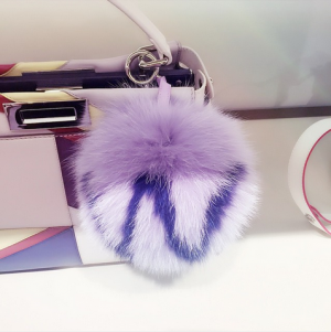 FENDI Pompon 5