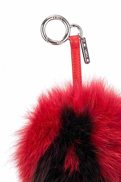 FENDI Pompon Karl16