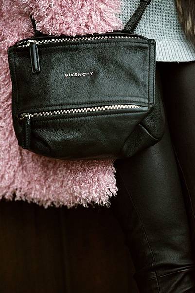 Givenchy mini pandora black13