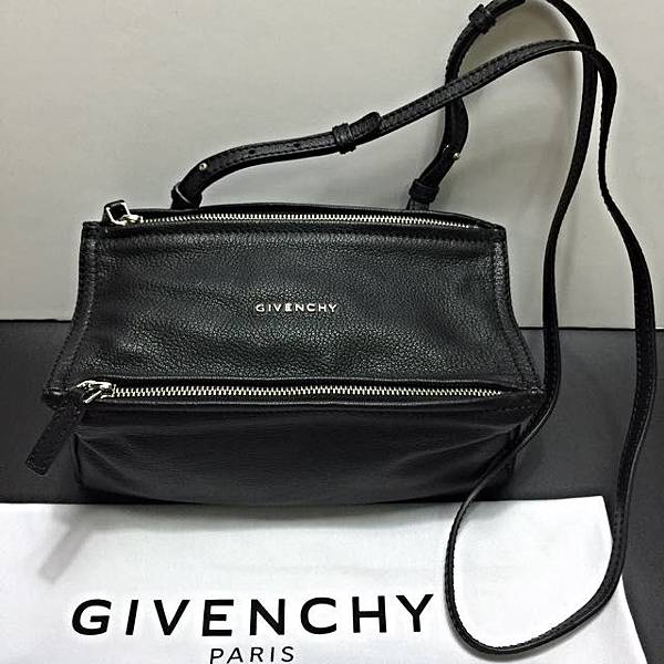 Givenchy mini pandora black9