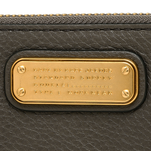 MBM NEW Q ZIP WALLET6