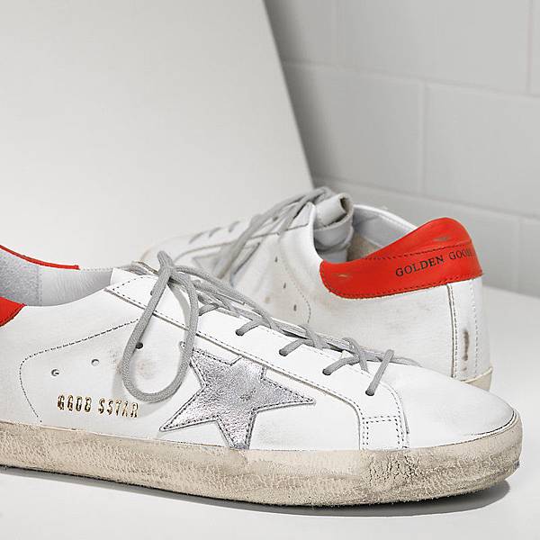 Golden Goose SUPERSTAR SNEAKERS3