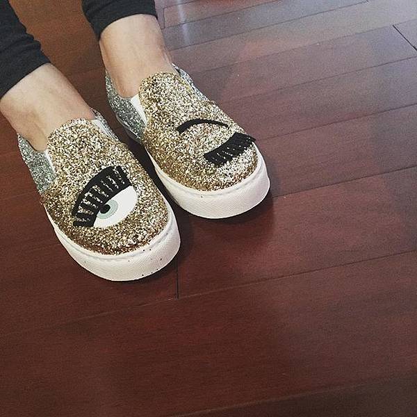 CHIARA-FERRAGNI-Gold SILVER slip on1