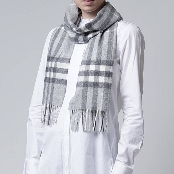 BURBERRY cashmere scarf2