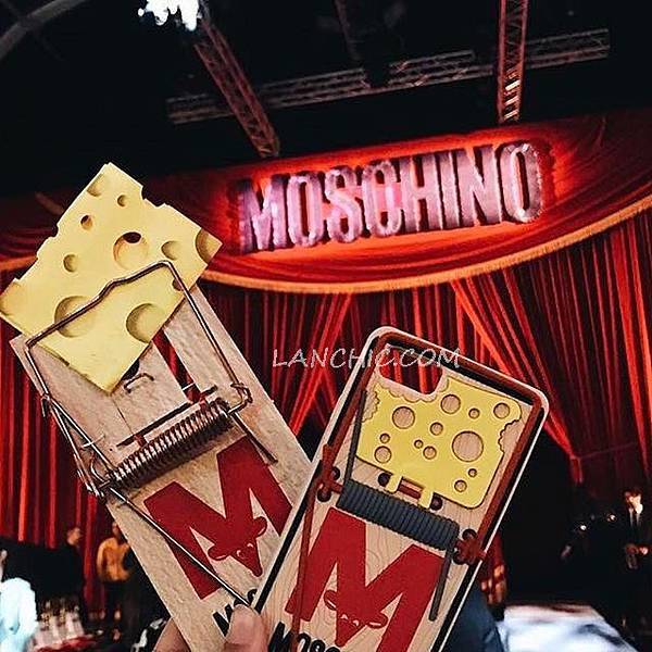 Moschino IPHONE_7 plus_7-5-1