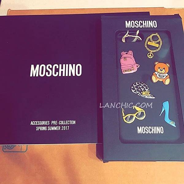 Moschino IPHONE_7plus-12-1-a