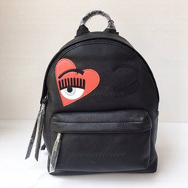 Chiara Ferragni heart backpack11