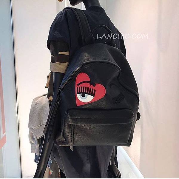 Chiara Ferragni heart backpack15-1