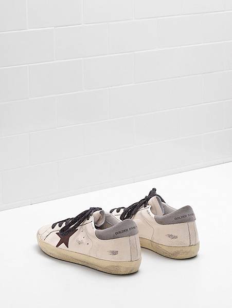 Golden Goose SUPERSTAR SNEAKERS3